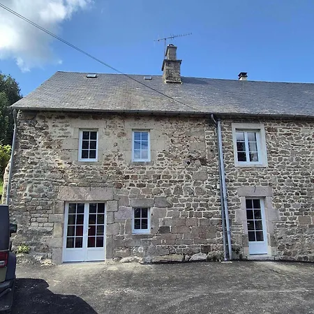 Gite Equestre, Belle Maison Ancienne En Pierre Saint-Setiers Exterior photo