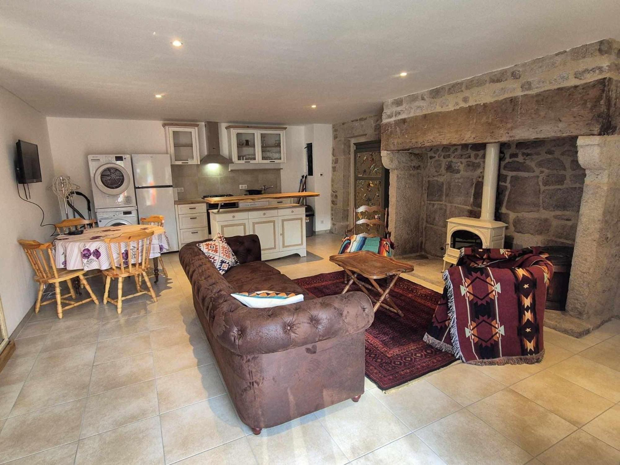 Apartment Equestre, Belle Maison Ancienne En Pierre *